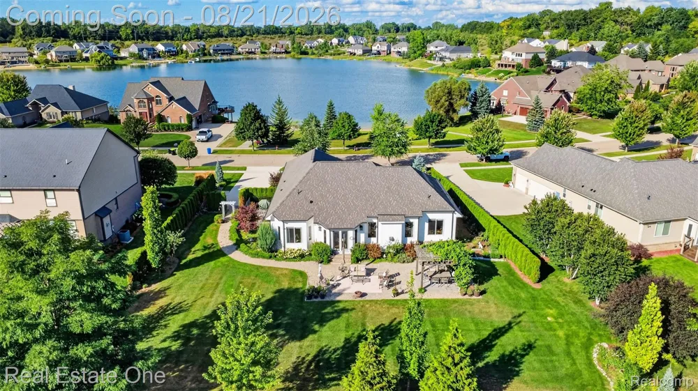 1537 Glass Lake Circle Oxford Charter Township, MI 48371