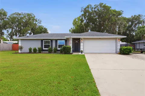 1004 CRESCENT PARKWAY