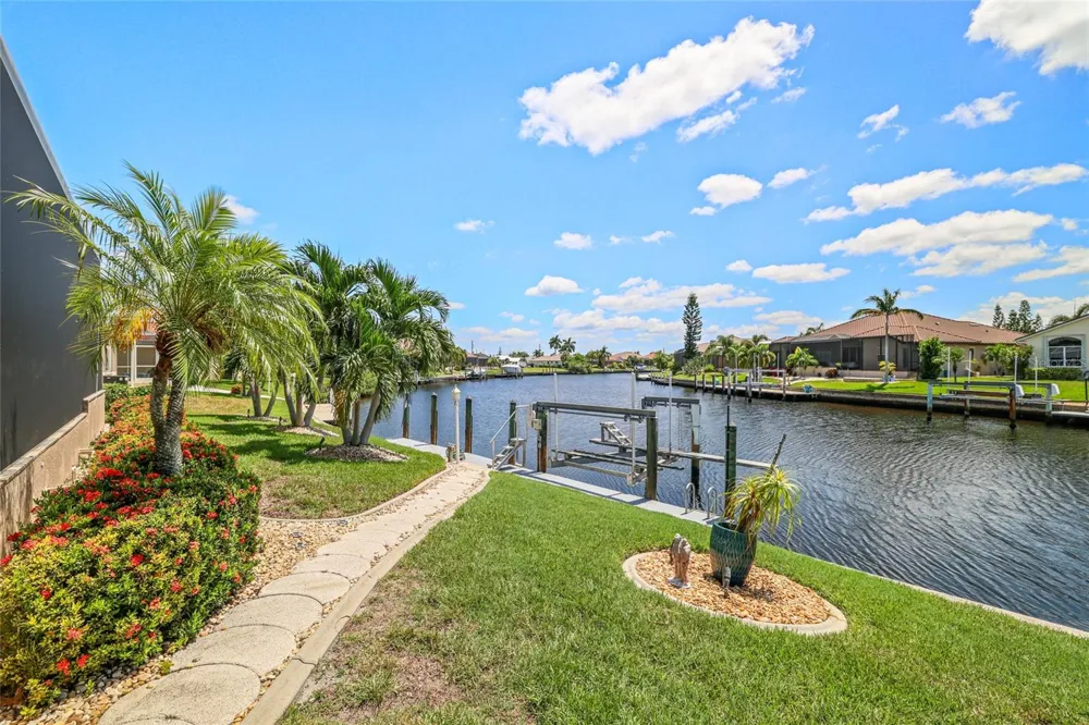 1317 PINE SISKIN DRIVE Punta Gorda, FL 33950