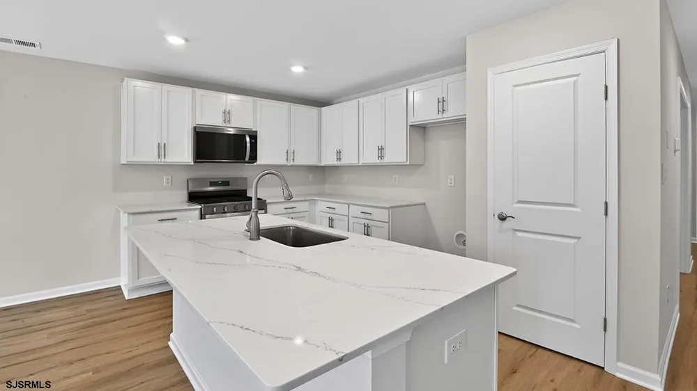 217 Huntington Dr Egg Harbor Township, NJ 08234
