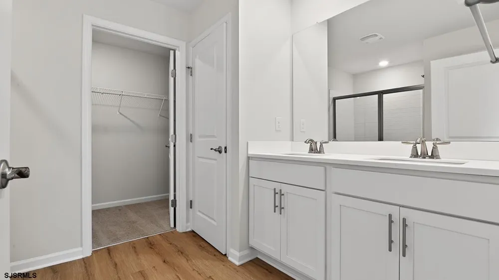 217 Huntington Dr Egg Harbor Township, NJ 08234