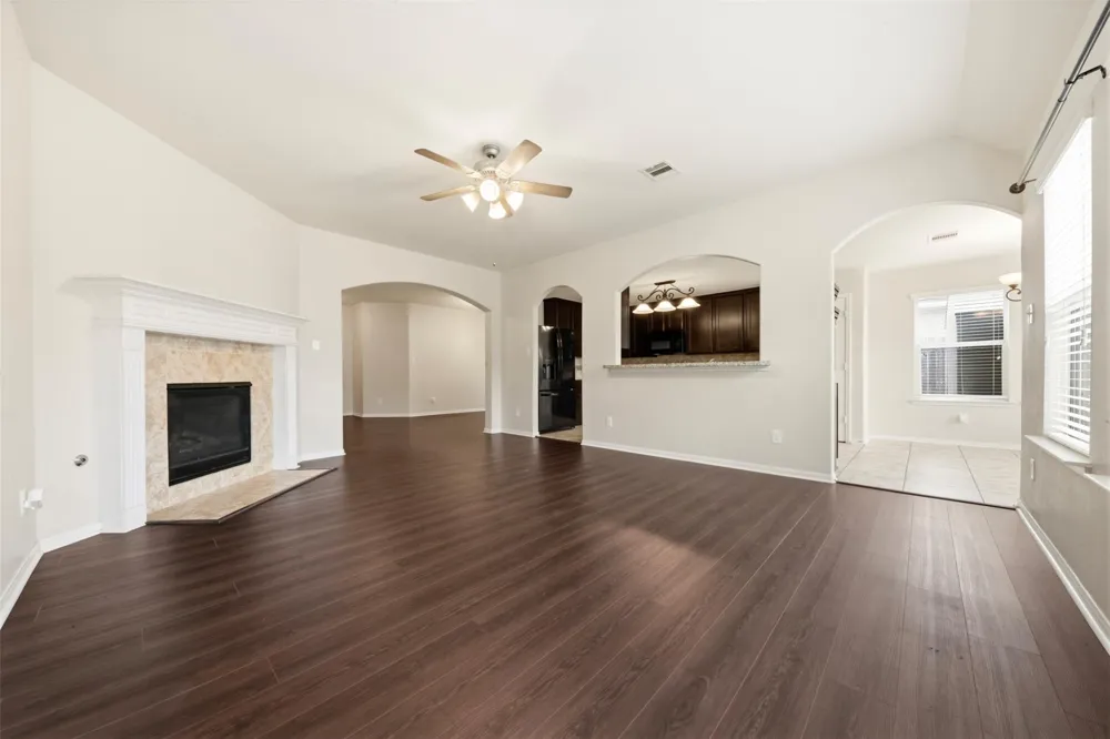 1284 Pinto Pass Alvin, TX 77511