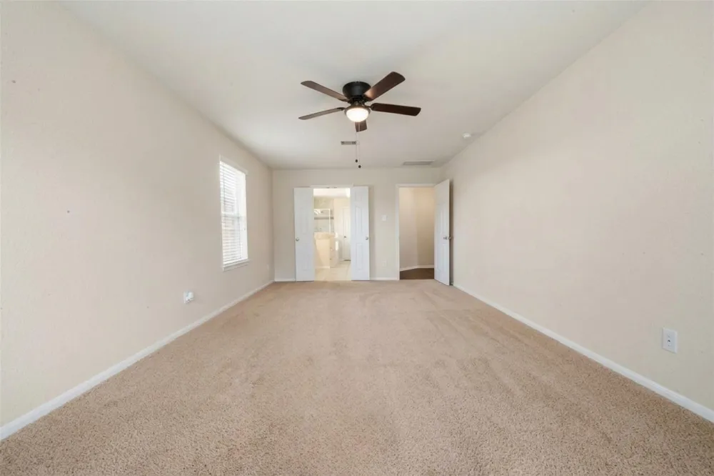 1284 Pinto Pass Alvin, TX 77511