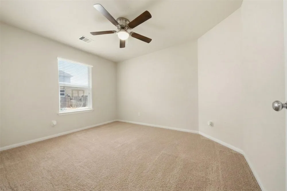 1284 Pinto Pass Alvin, TX 77511