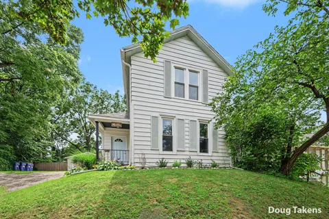 12 Travis Street NE