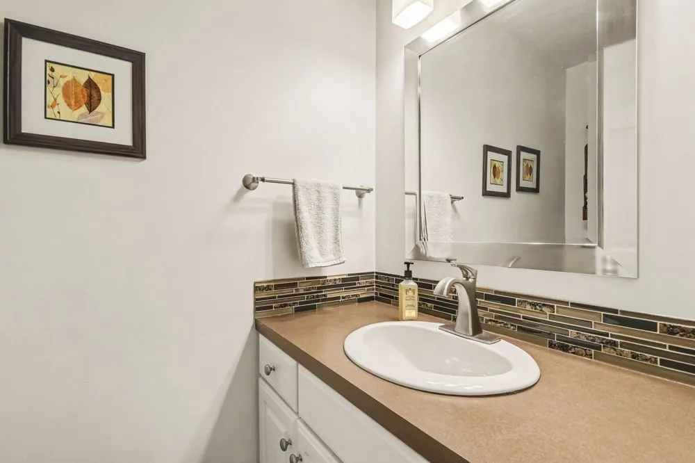 1444 Penncross Drive SE Caledonia, MI 49316
