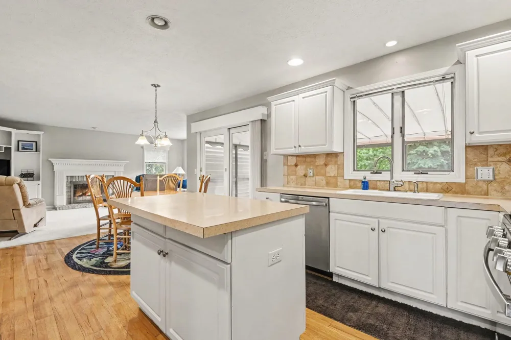 1444 Penncross Drive SE Caledonia, MI 49316