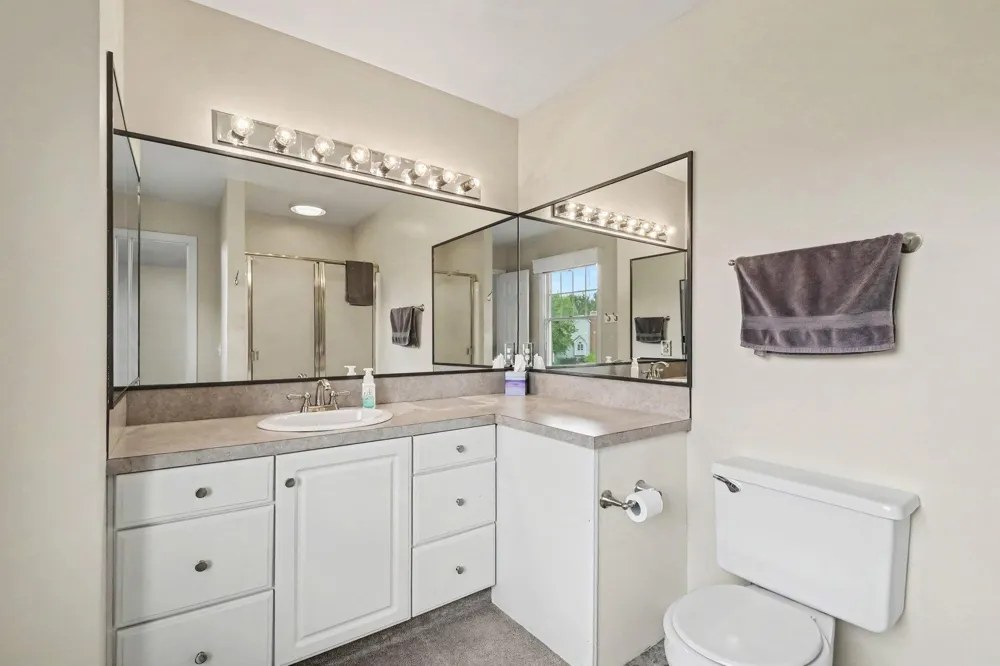 1444 Penncross Drive SE Caledonia, MI 49316