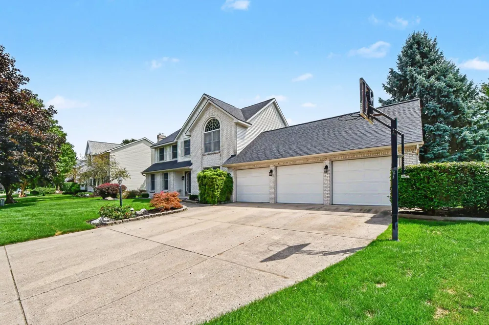1444 Penncross Drive SE Caledonia, MI 49316