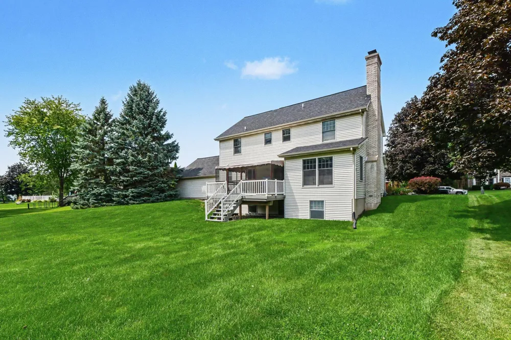 1444 Penncross Drive SE Caledonia, MI 49316