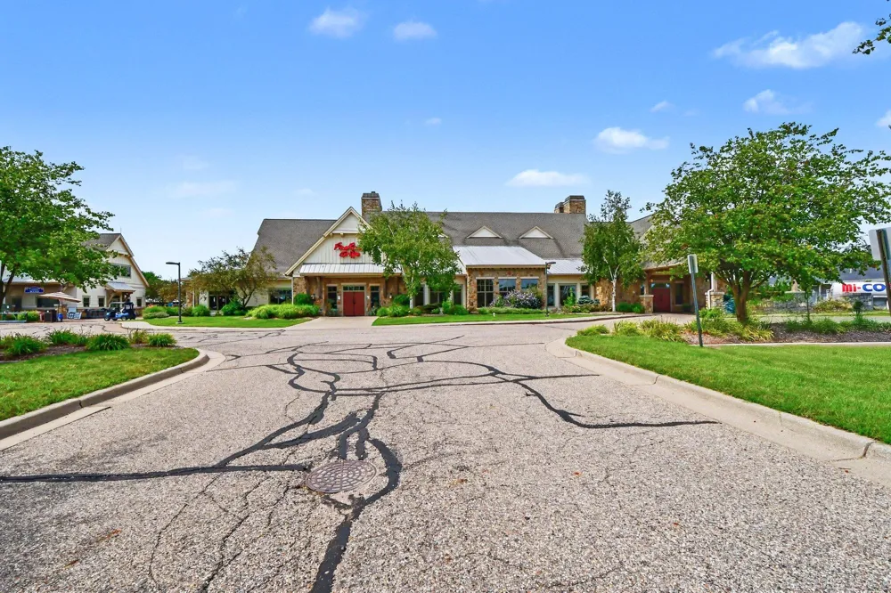 1444 Penncross Drive SE Caledonia, MI 49316