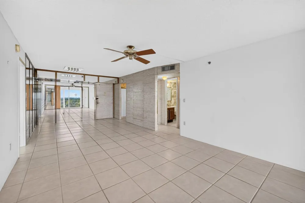 1100 St Charles Place #PH3 Pembroke Pines, FL 33026