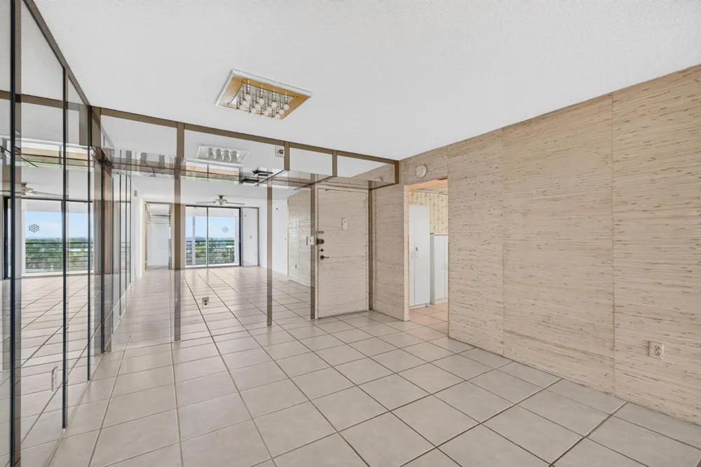 1100 St Charles Place #PH3 Pembroke Pines, FL 33026