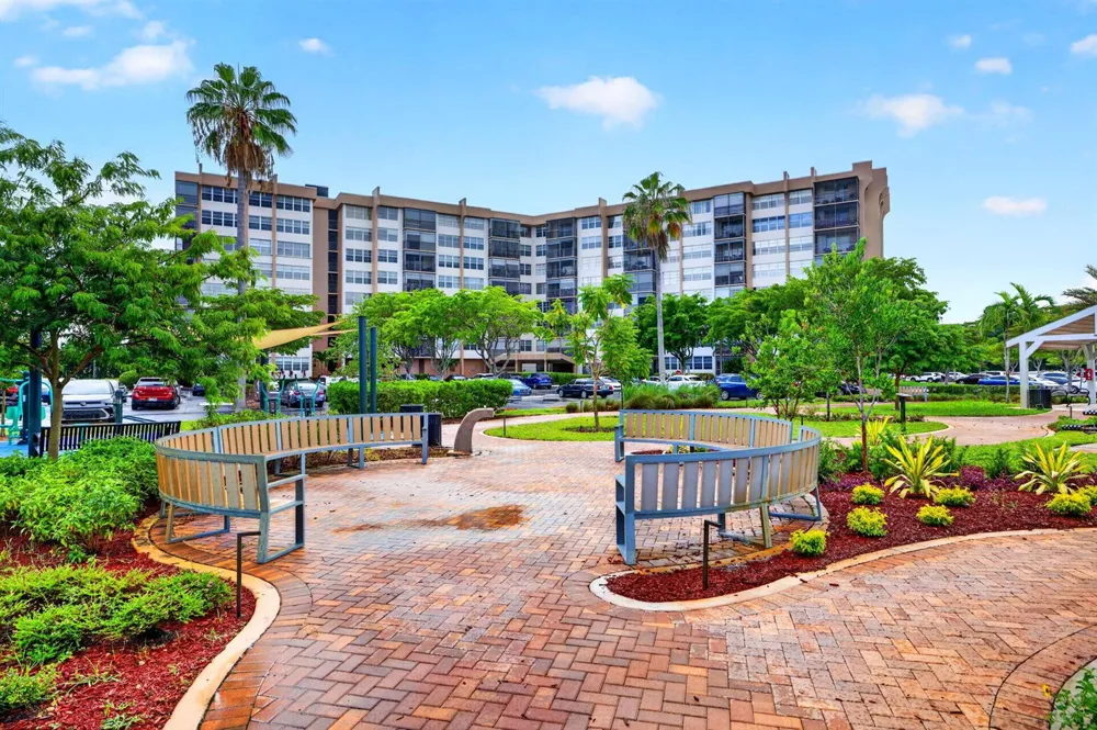 1100 St Charles Place #PH3 Pembroke Pines, FL 33026