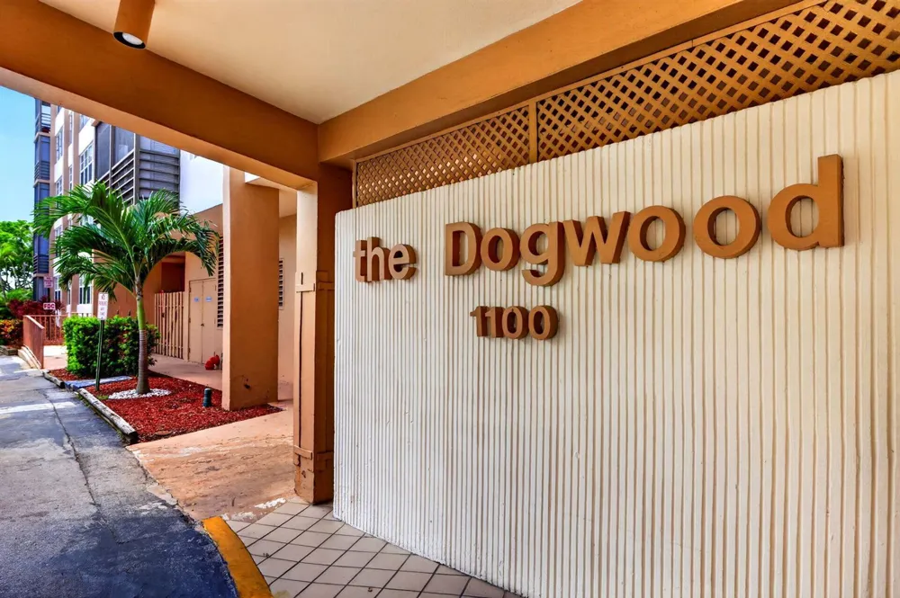 1100 St Charles Place #PH3 Pembroke Pines, FL 33026