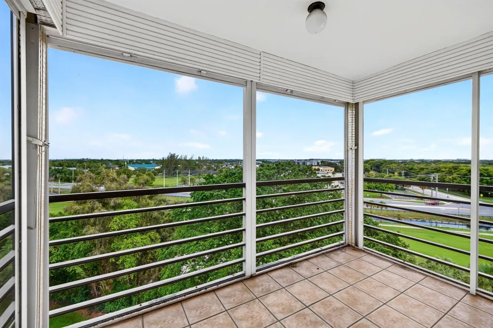 1100 St Charles Place #PH3 Pembroke Pines, FL 33026