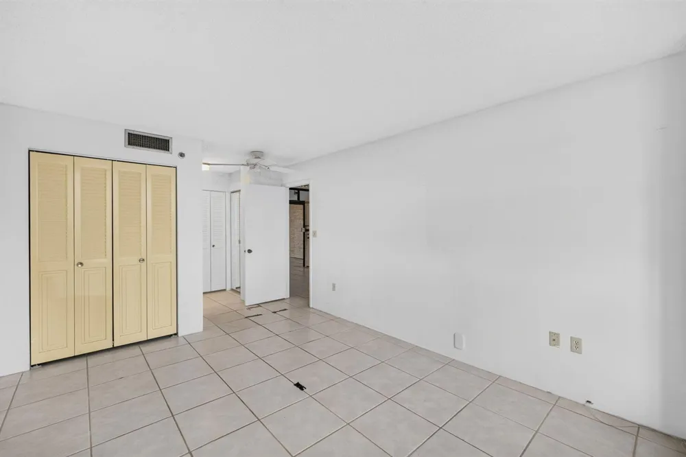 1100 St Charles Place #PH3 Pembroke Pines, FL 33026