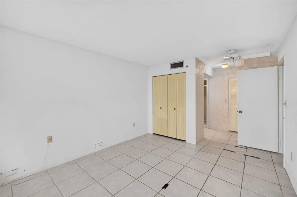 1100 St Charles Place #PH3 Pembroke Pines, FL 33026