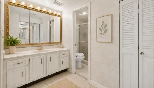 1100 St Charles Place #PH3 Pembroke Pines, FL 33026