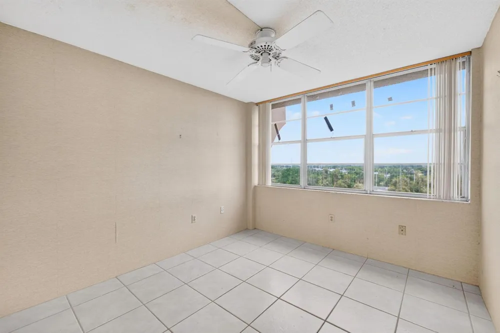 1100 St Charles Place #PH3 Pembroke Pines, FL 33026
