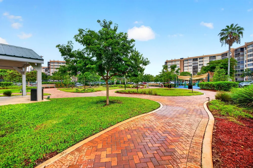 1100 St Charles Place #PH3 Pembroke Pines, FL 33026