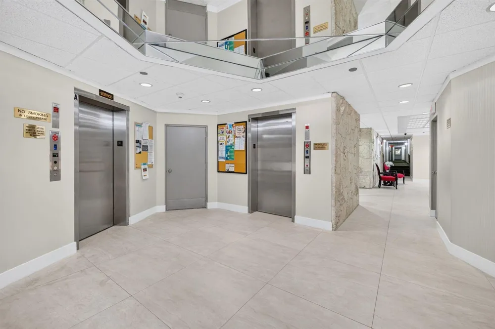 1100 St Charles Place #PH3 Pembroke Pines, FL 33026