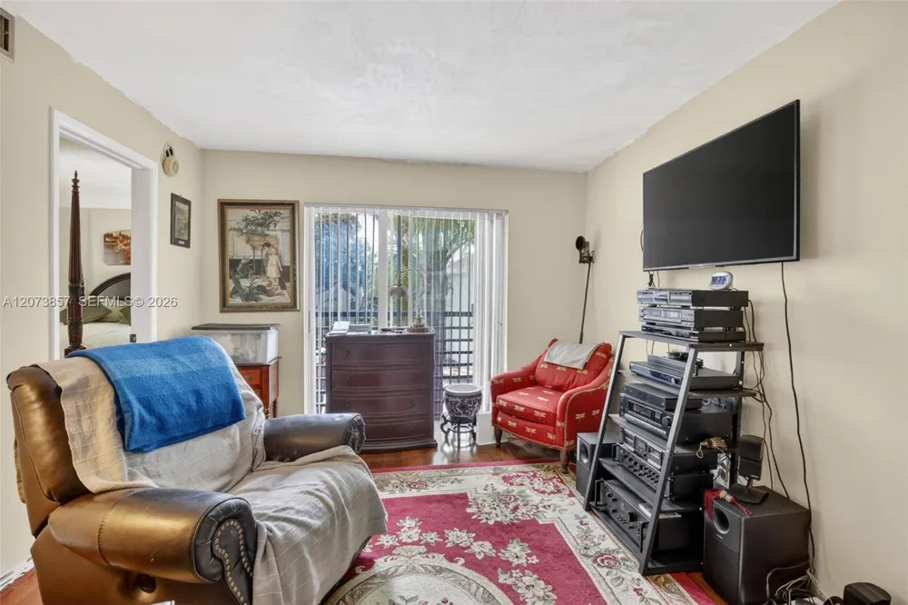 5240 NE 6th Ave #H26 Oakland Park, FL 33334
