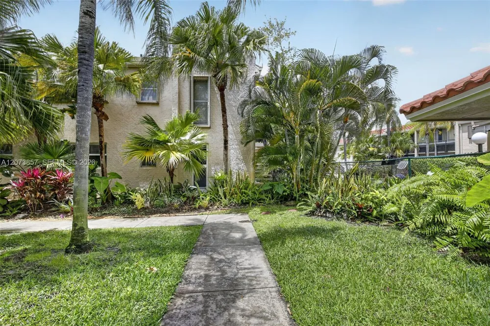 5240 NE 6th Ave #H26 Oakland Park, FL 33334