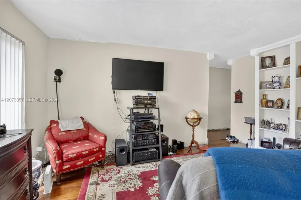 5240 NE 6th Ave #H26 Oakland Park, FL 33334