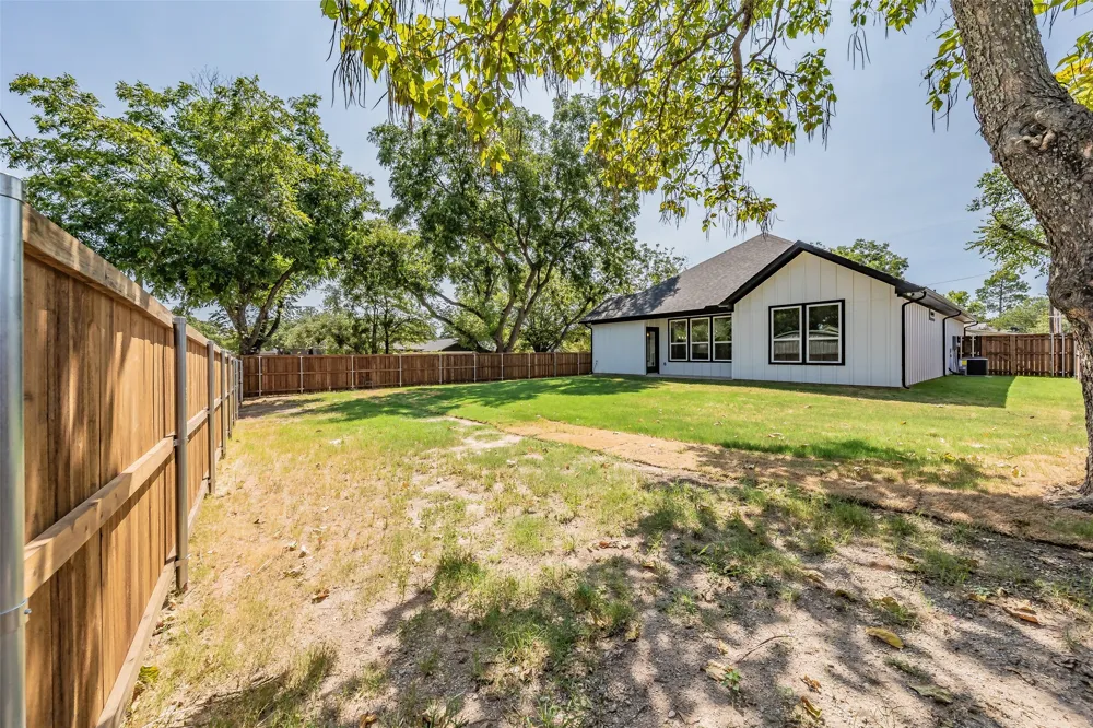 303 Hobbs Avenue Boyd, TX 76023