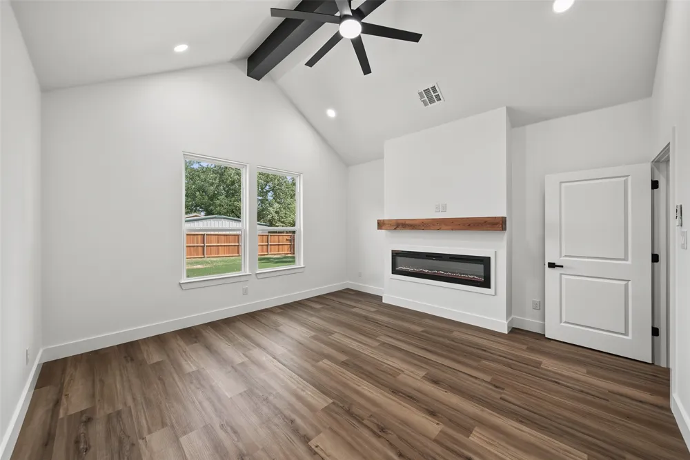 303 Hobbs Avenue Boyd, TX 76023