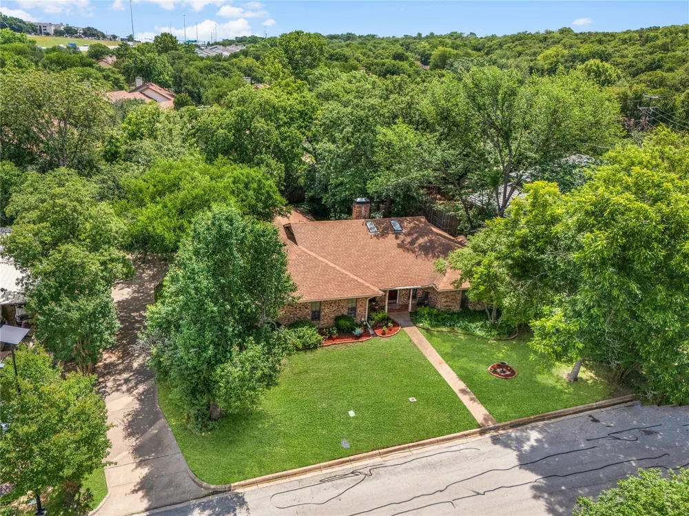 1455 Warrington Court Fort Worth, TX 76112