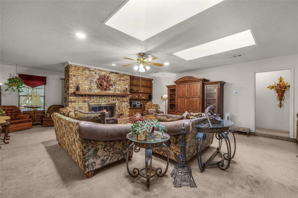 1455 Warrington Court Fort Worth, TX 76112