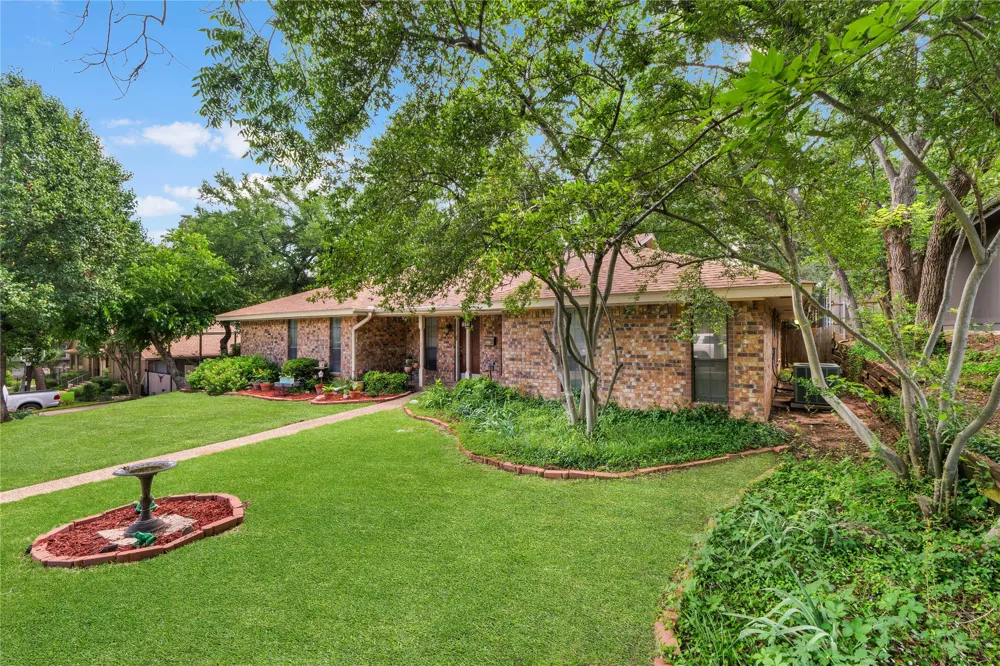 1455 Warrington Court Fort Worth, TX 76112