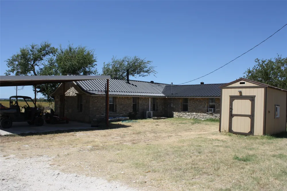 6610 CR 431 Jonesboro, TX 76538