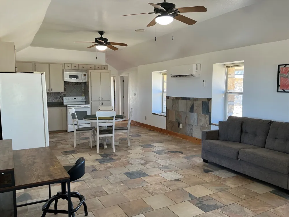 6610 CR 431 Jonesboro, TX 76538