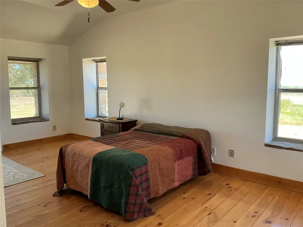 6610 CR 431 Jonesboro, TX 76538