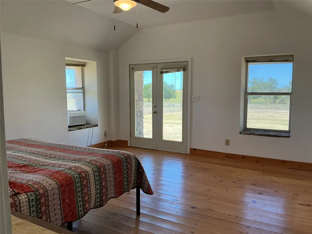 6610 CR 431 Jonesboro, TX 76538