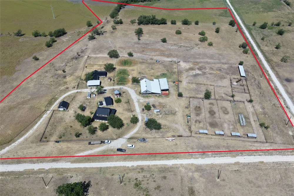 6610 CR 431 Jonesboro, TX 76538