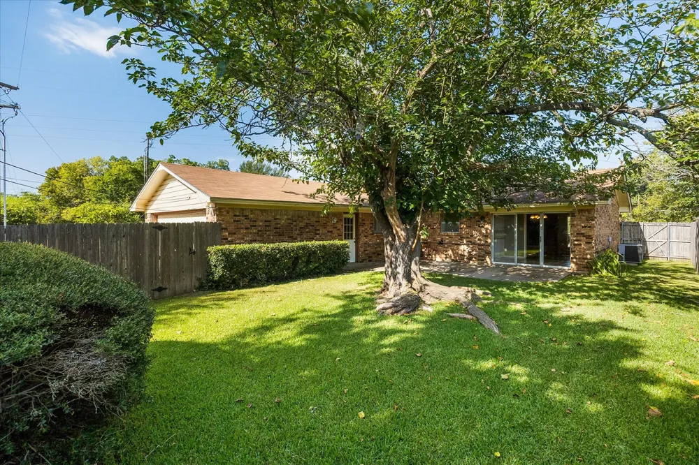 2925 Melmar Park Street Commerce, TX 75428