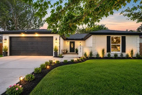 1011 Kensington Drive