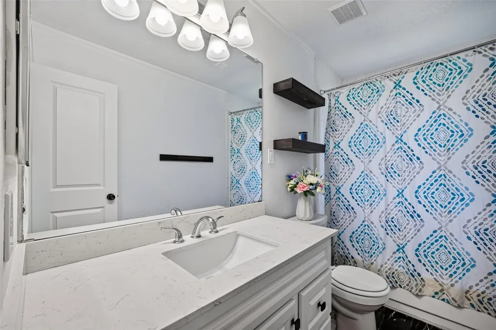 1011 Kensington Drive Pearland, TX 77584