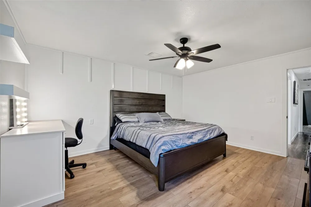 1011 Kensington Drive Pearland, TX 77584