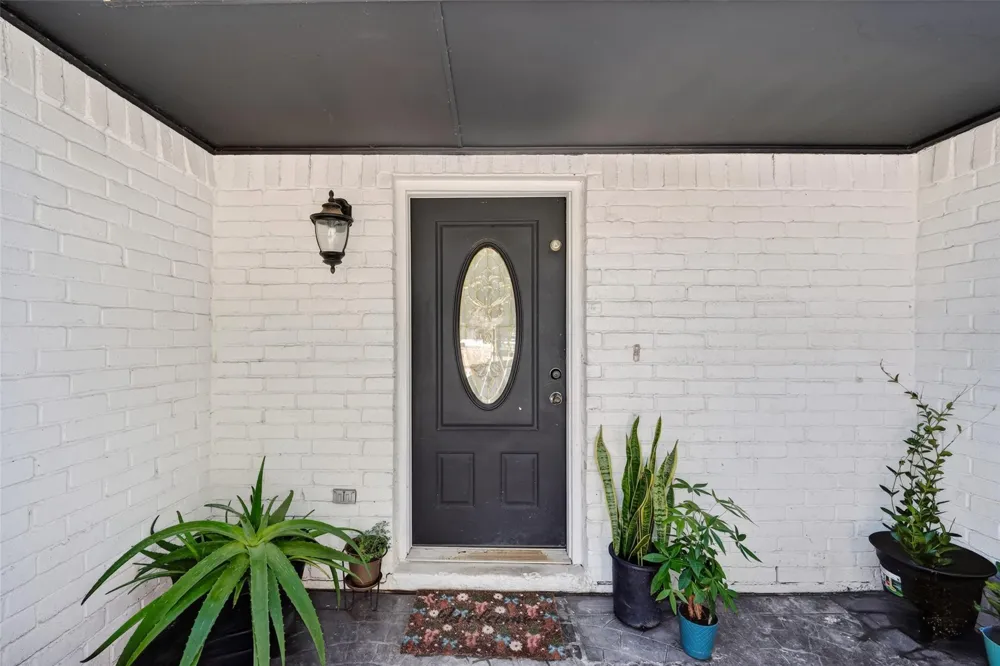 1011 Kensington Drive Pearland, TX 77584