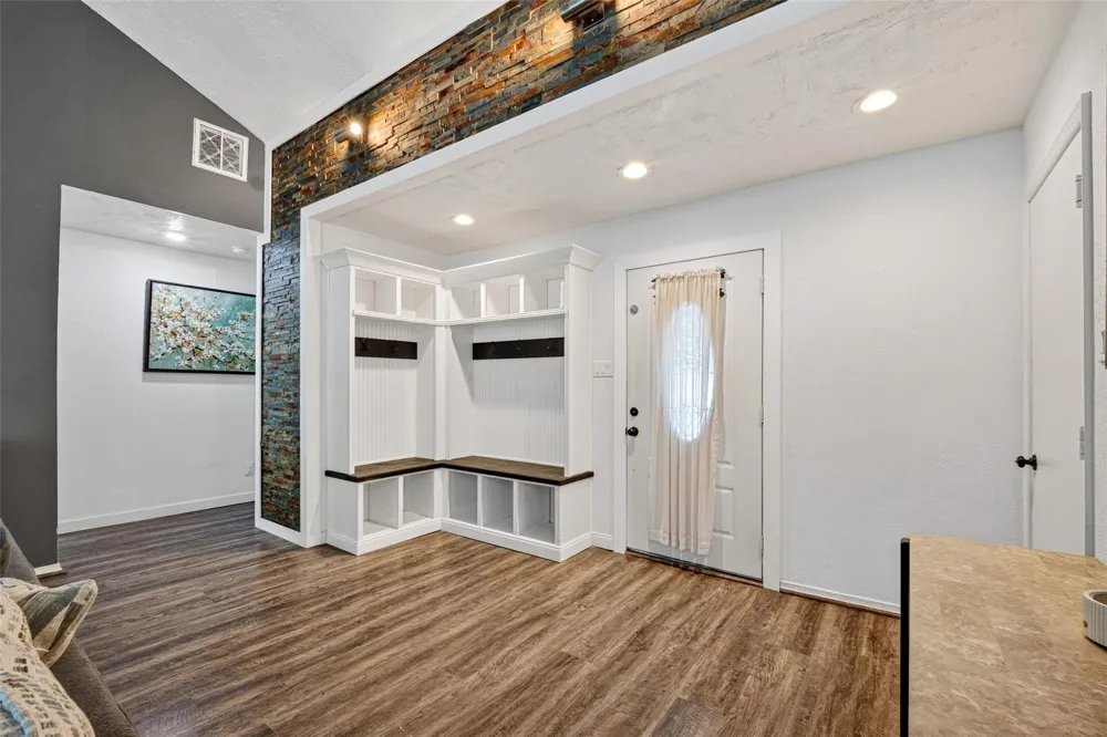 1011 Kensington Drive Pearland, TX 77584