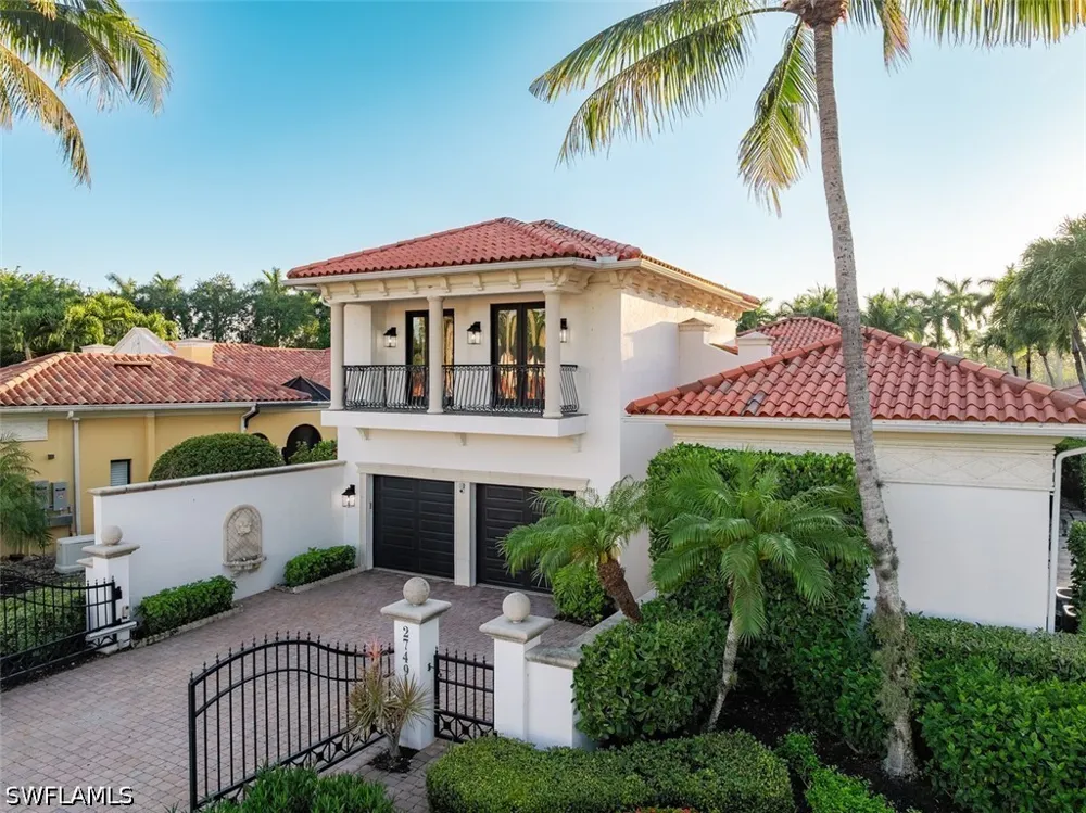 MEDALLIST LANE Naples, FL 34109