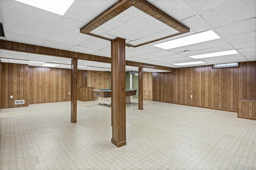 34616 Shorewood Street Chesterfield Township, MI 48047