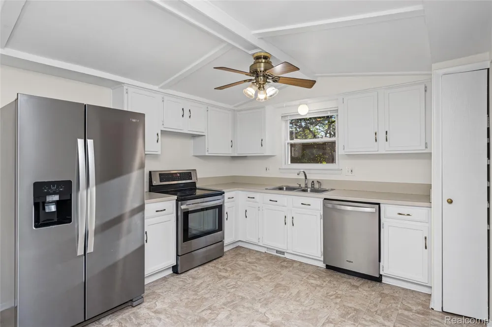 34616 Shorewood Street Chesterfield Township, MI 48047