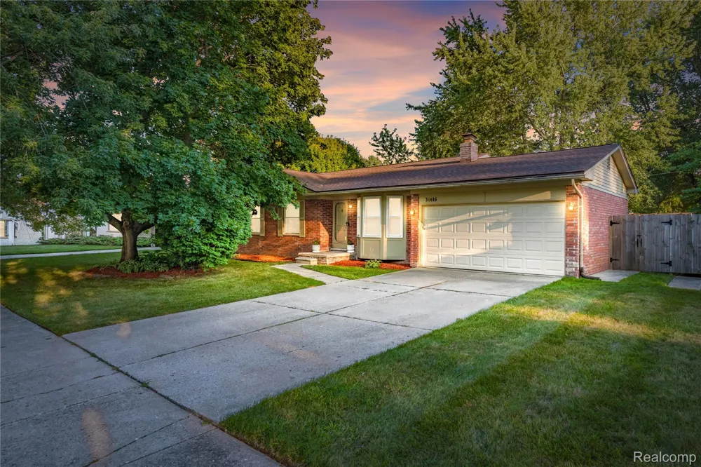 34616 Shorewood Street Chesterfield Township, MI 48047