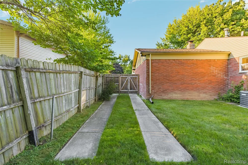 34616 Shorewood Street Chesterfield Township, MI 48047